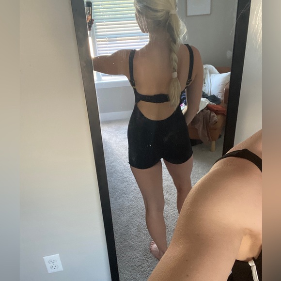 Monday Body Romper - Picture 4 of 7